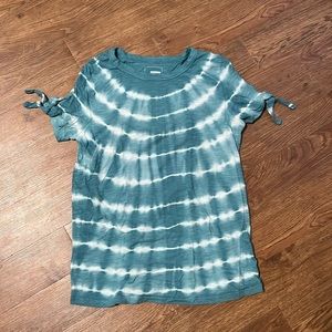 tie-dye shirt